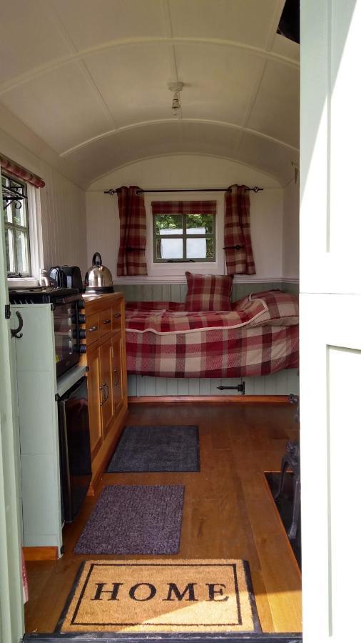 Shepherd's - Shepherd's Hut With Devon Views For Up To Two People And One Smaller Dog